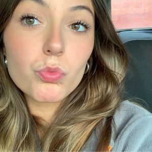 Meet your Posher, Kendra